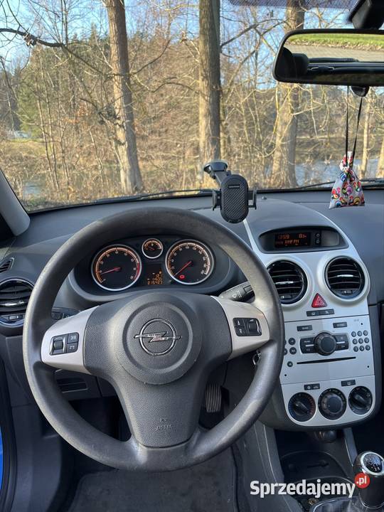 Opel Corsa D odtwarzacz DVD Corsa Strobin