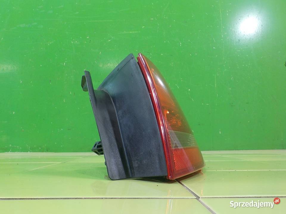 AUDI A4 B8 SLINE 18 TFSI 08r SEDAN lampa prawa Suków sprzedam