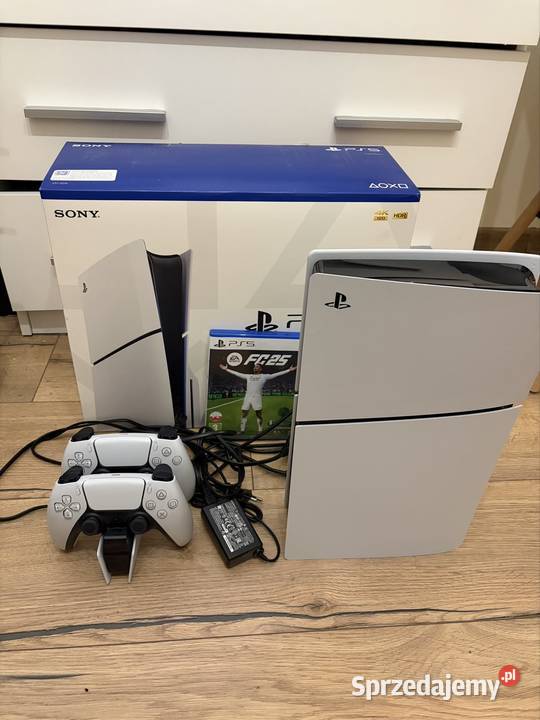 Konsola PlayStation 5 1TB 2 pady ładowarka w Pozostałe Bolszewo sprzedam