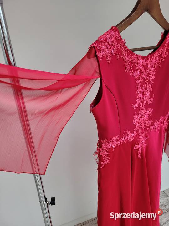 Malinowa sukienka rozkloszowana z koronką Liszki