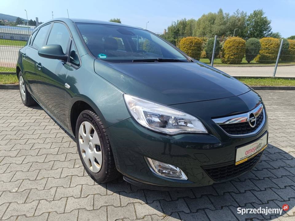 Opel Astra J Hatchback 14 Turbo ECOTEC 140 2010 sprzedam