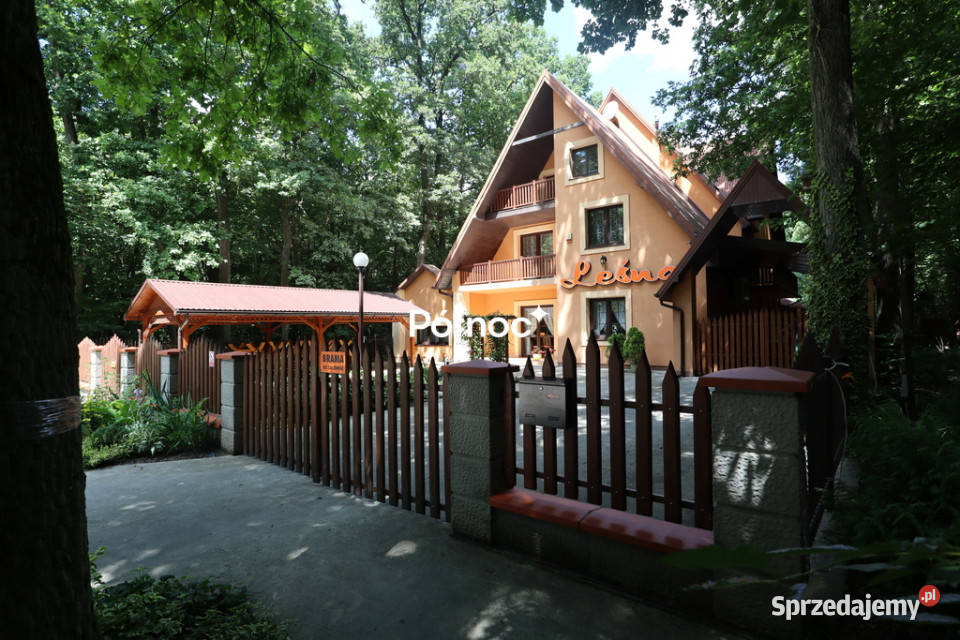 Kompleks restauracyjny z salą imprez Stabrów