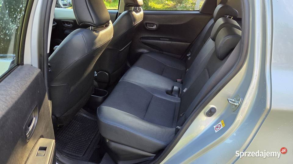 Toyota Yaris Hybryda Automat 52 przebiegu pomorskie Gdańsk sprzedam