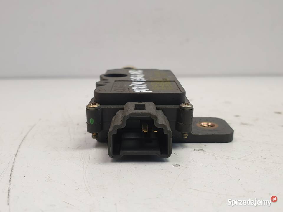 Nissan Primera P12 SIŁOWNIK KLAPKI WLEWU PALIWA Rudka