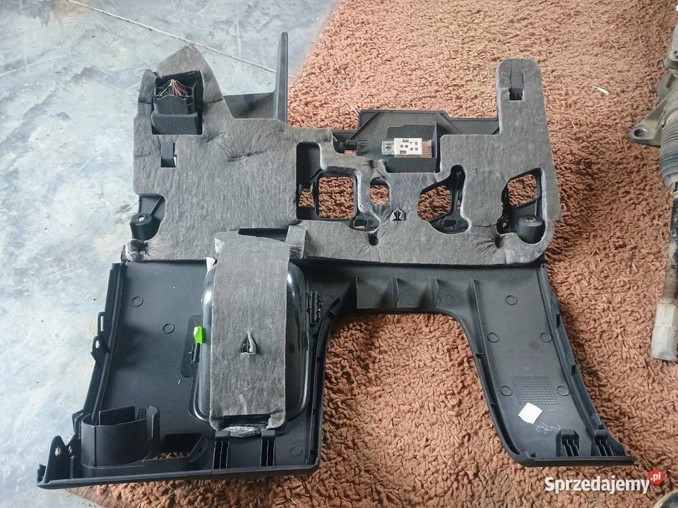 Dolna osłona kolumny kierowniczej Audi A3 8P osobowe Radymno