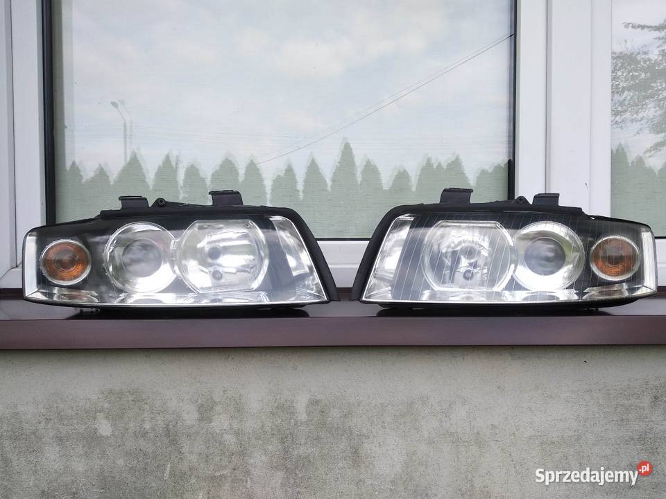 Audi A4 B6 lampy przednie reflektory przód prawy Sieradz