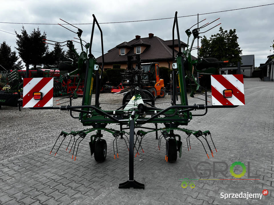 Przetrząsacz karuzelowy INTERTECH ZKP 530 ZKP Zgrabiarki i przetrząsacze Mława