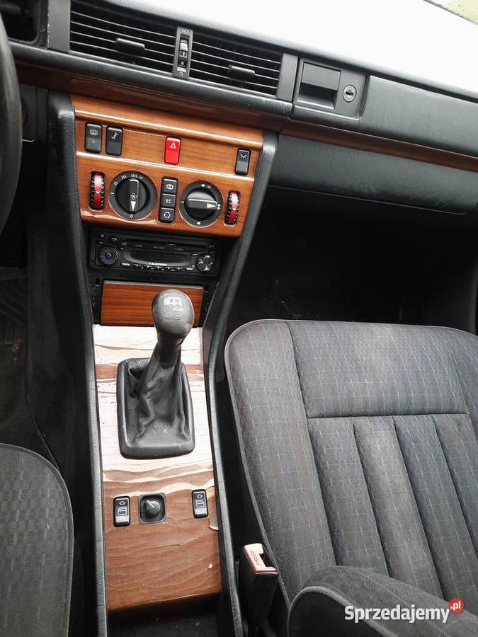 Klimatyzacja Mercedes 124 błotnik wlot turbo Rok produkcji 1990 Zamość