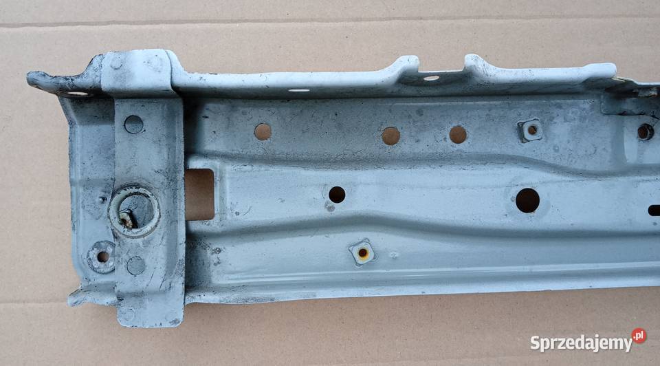 Toyota Corolla E21 Hybryda pas przedni górny