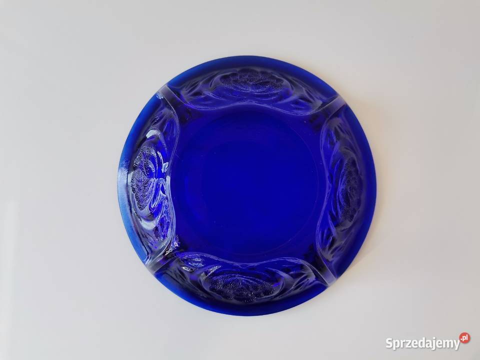 Stara nieużywana niebieska popielniczka Róże