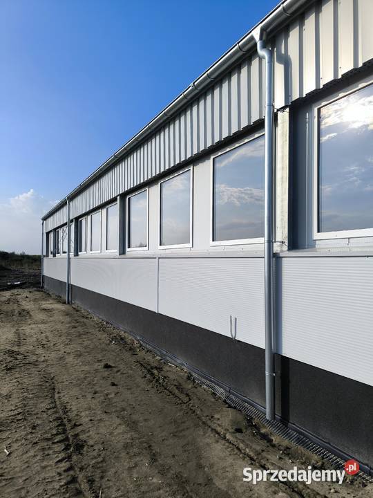 Okno PCV na wymiar białe do garażu obory budynku