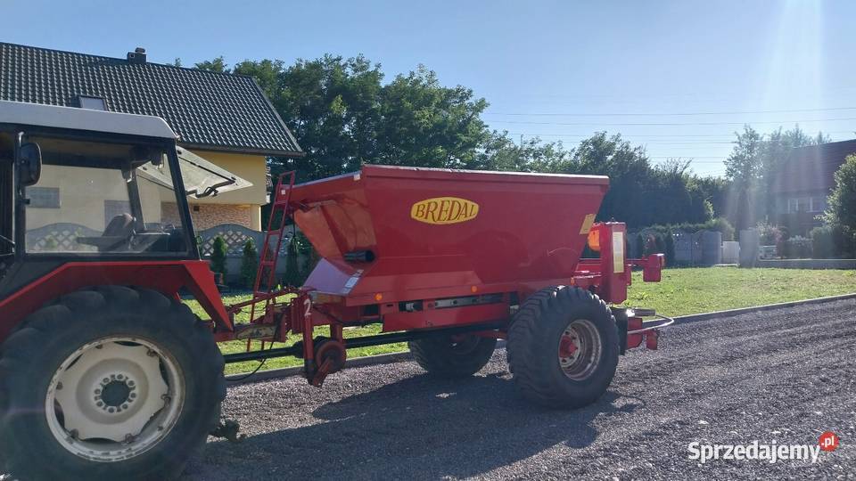 Rozsiewacz nawozu wapna BREDAL 8 ton na kołach Przymiłowice