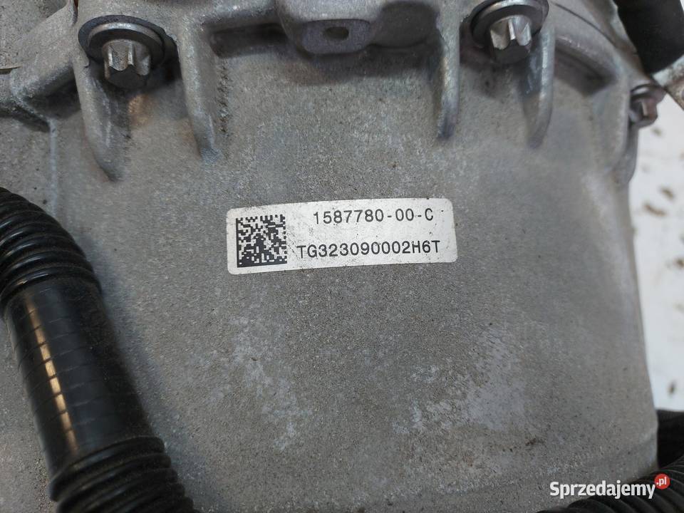 TESLA MODEL Y 2023r Silnik napęd elektryczny RWD