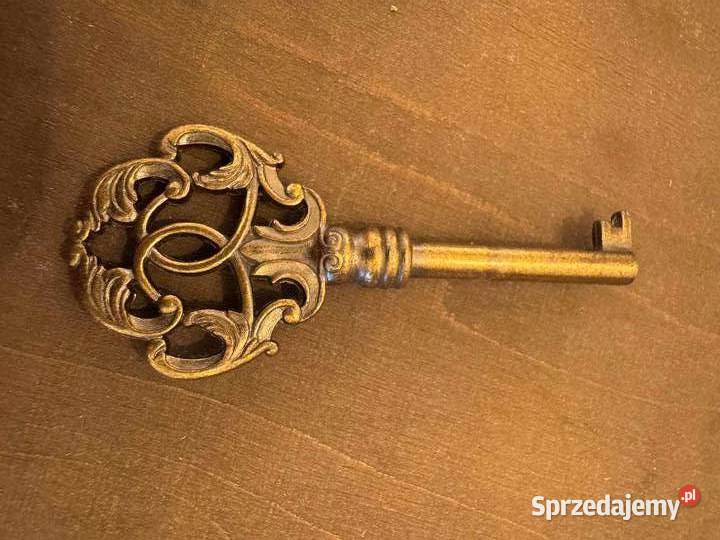 Zabytkowa komoda regał kredens Zdobiona XX Wiek Meble Przasnysz