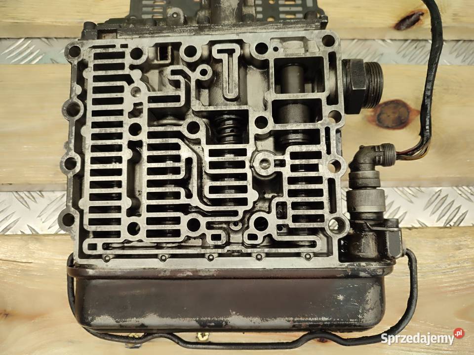 Blok zaworowy skrzyni biegów Deutz Fahr 615 wielkopolskie Wilkowo