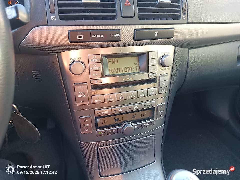 Toyota Avensis kombi diesel 223 tkm 2000cm3 dolnośląskie Łagów