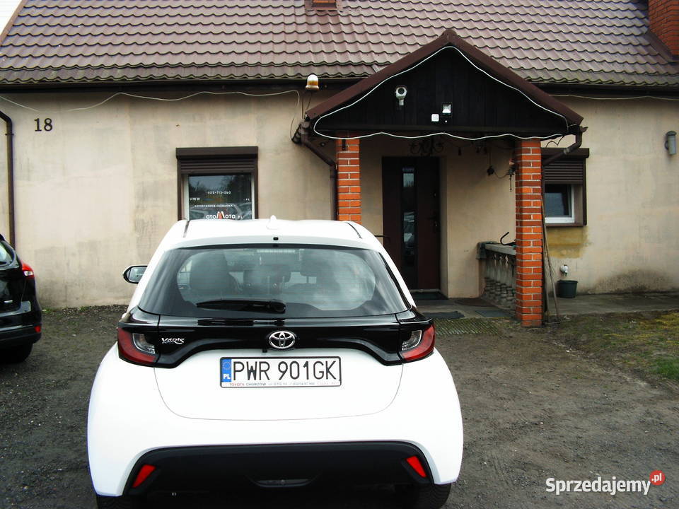 Toytoa Yaris 15 Etylina 2022 r centralny zamek Września sprzedam