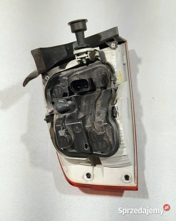LAMPA PRAWY TYŁ AUDI A4 B7 8E5945096