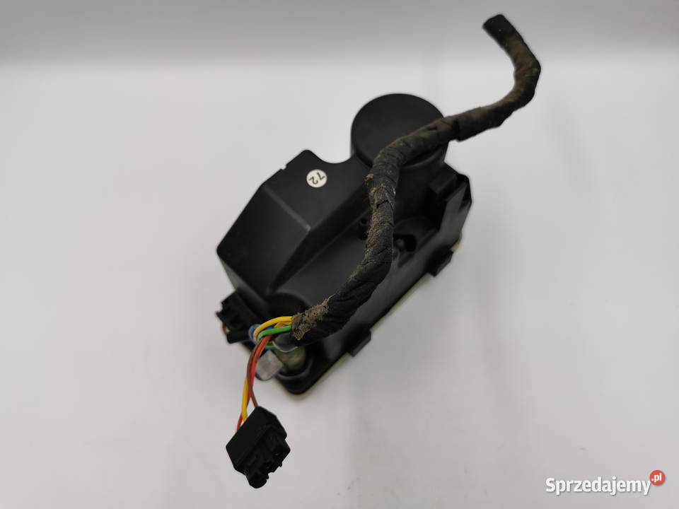 Pompka Centralnego Zamka Mercedes 190 W201