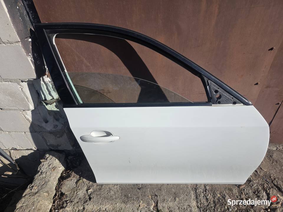 Drzwi prawe BMW E60 kompletne Skrzeszew