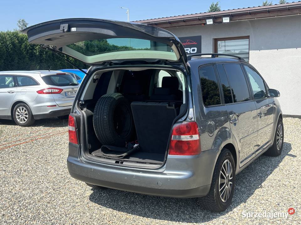 Volkswagen Touran 7 osobowy kupiony w Polsce Touran śląskie Paniówki