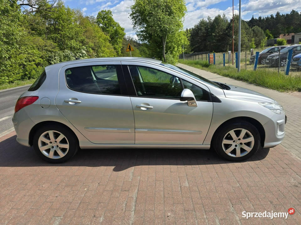 Peugeot 308 Peugeot 308 16 benzyna z niskim srebrny 308 Cielcza