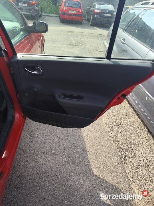 Sprzedam samochód osobowy marki Renault Megane