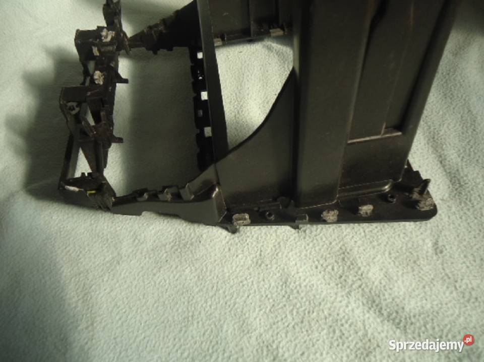 RAMKA KIESZEŃ RADIA SEAT TOLEDO 6JB 857 009 deski rozdzielcze, konsole