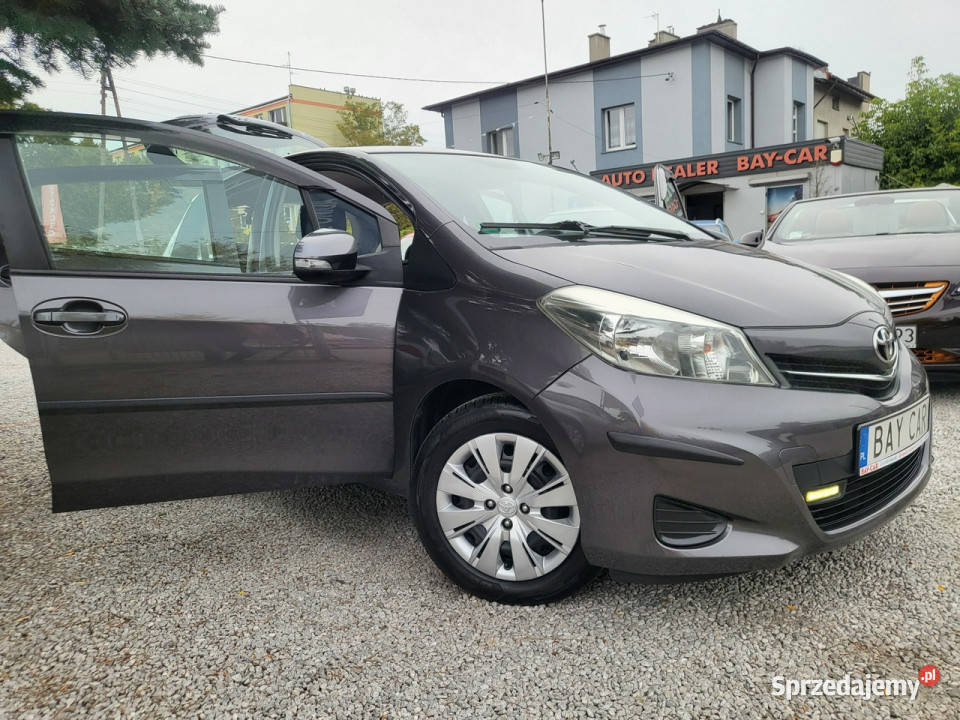 Toyota Yaris 10 70 Ładny Stan Kamera Cofania benzyna Pabianice