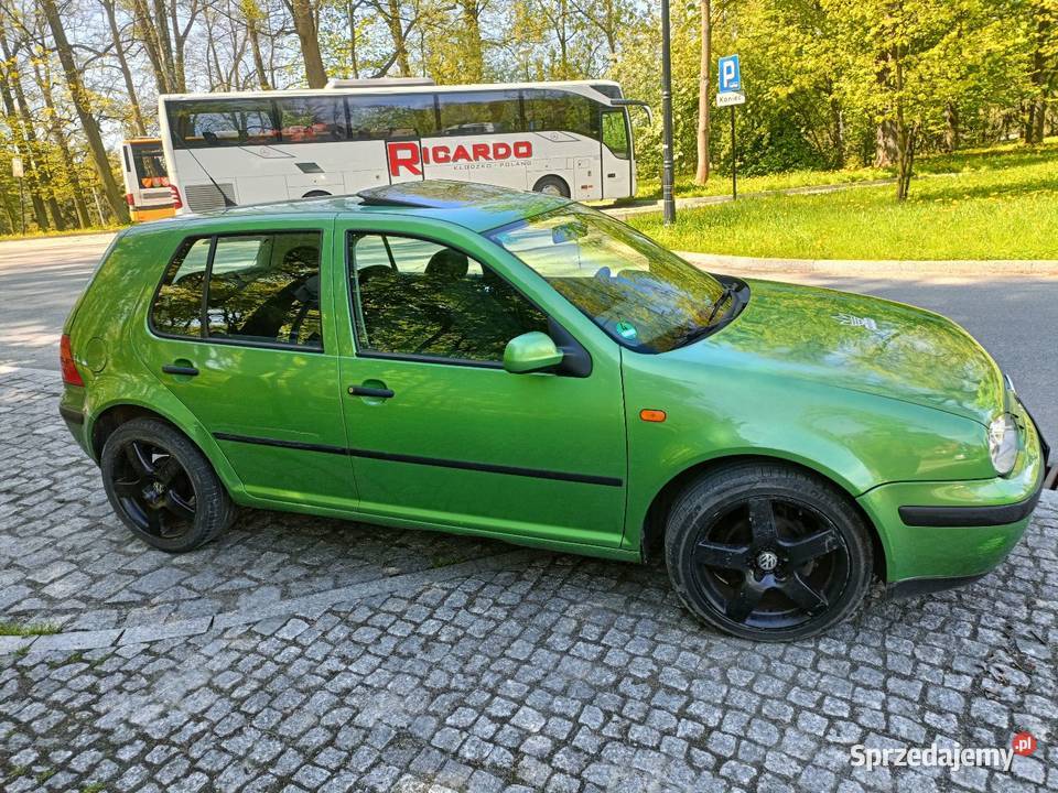 Golf 4 benzyna z klimatyzacją ładny Alus Kłodzko sprzedam