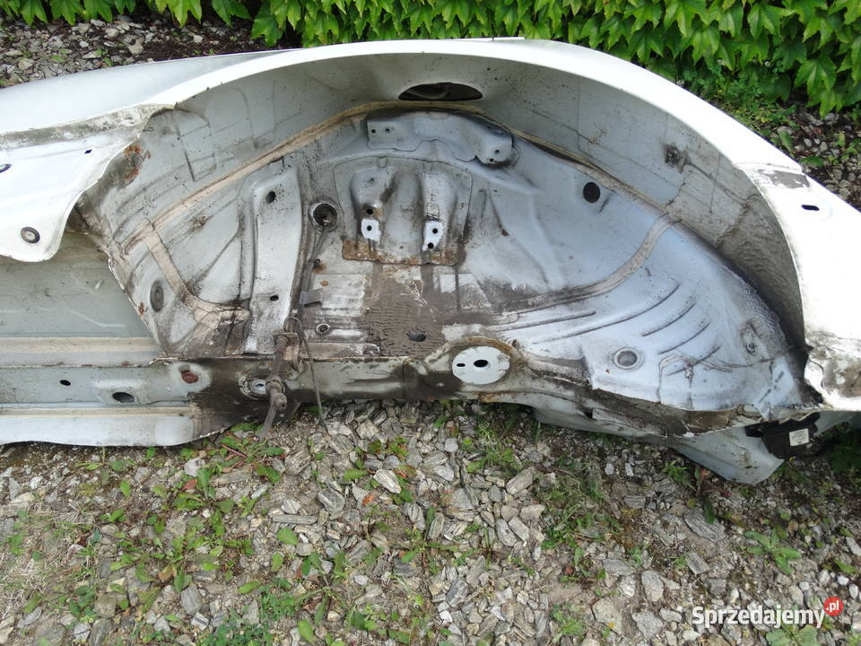 AUDI A6 C7 KOMBI AVANT 1118 LY9C BŁOTNIK osobowe Błotniki Łosieniec