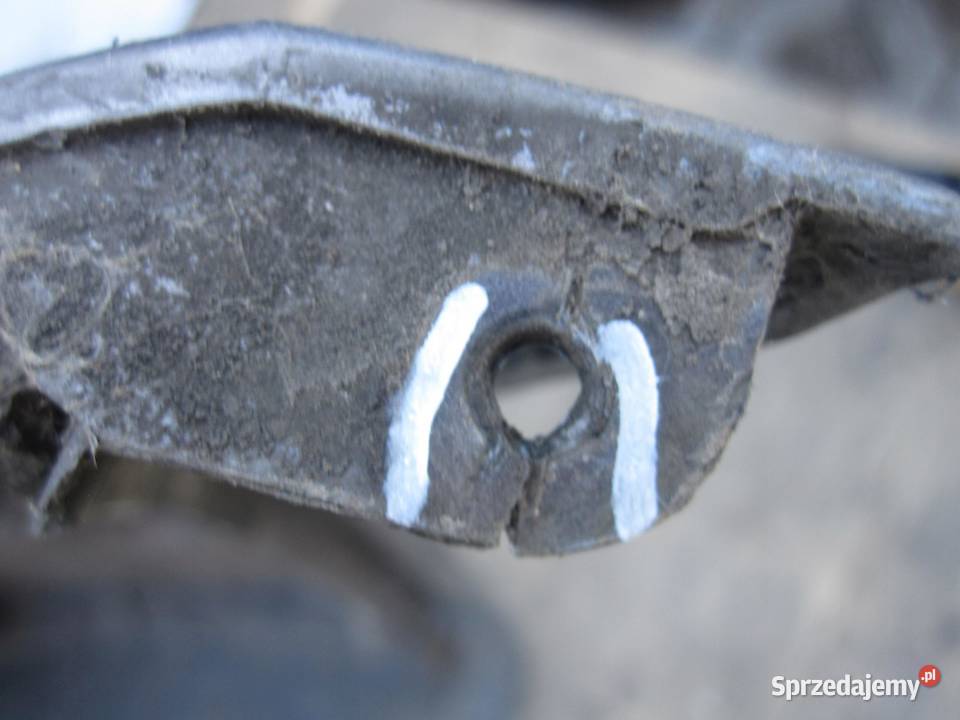 VW GOLF V 07r zderzak przód świętokrzyskie