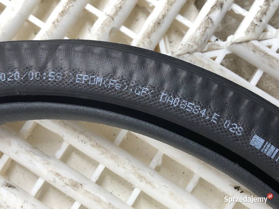 USZCZELKA DRZWI TYŁ PRAWY SKODA SUPERB III Kombi sprzedam