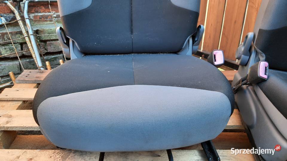 fotel prawy Toyota Aygo I Citroen c1 3 drzwi z osobowe Dębno