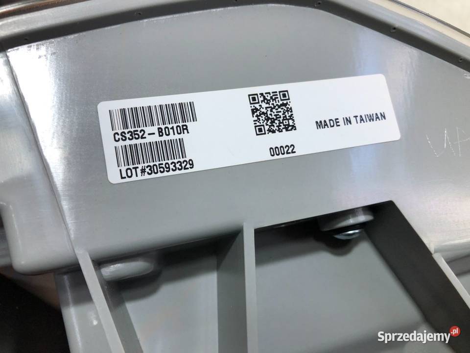 CHRYSLER 300 0420112012 przed liftem USA Lampa osobowe sprzedam