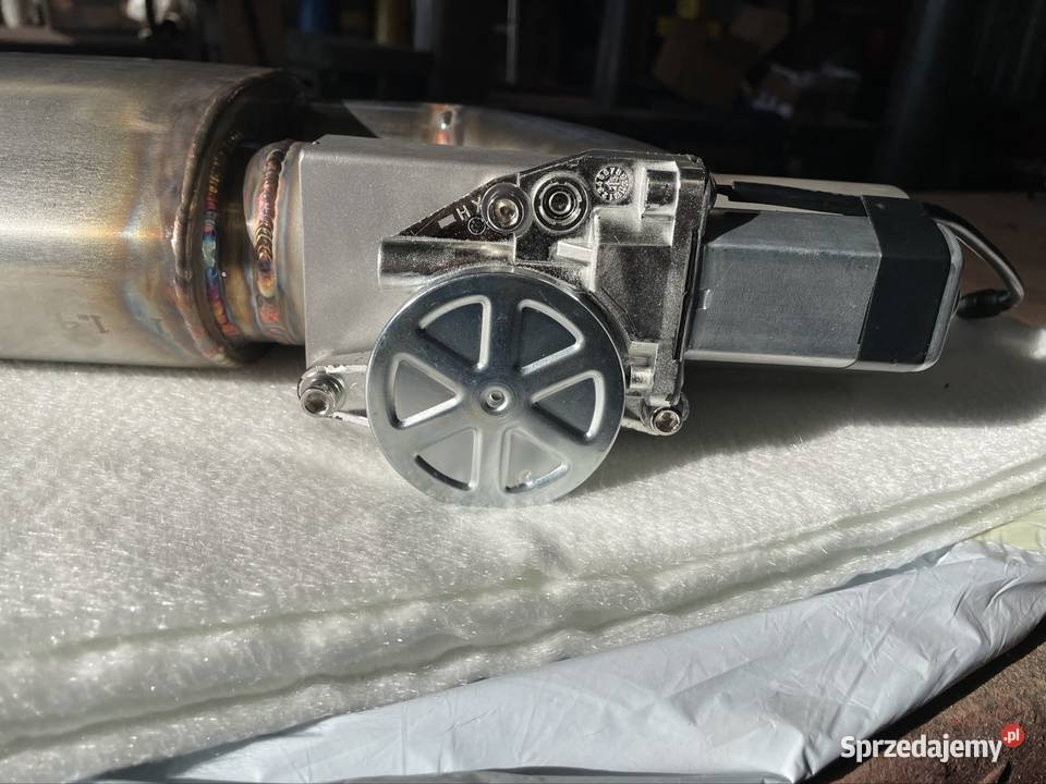 Tłumik końcowy z przepustnicą elektryczną 63mm Rzepiennik Strzyżewski