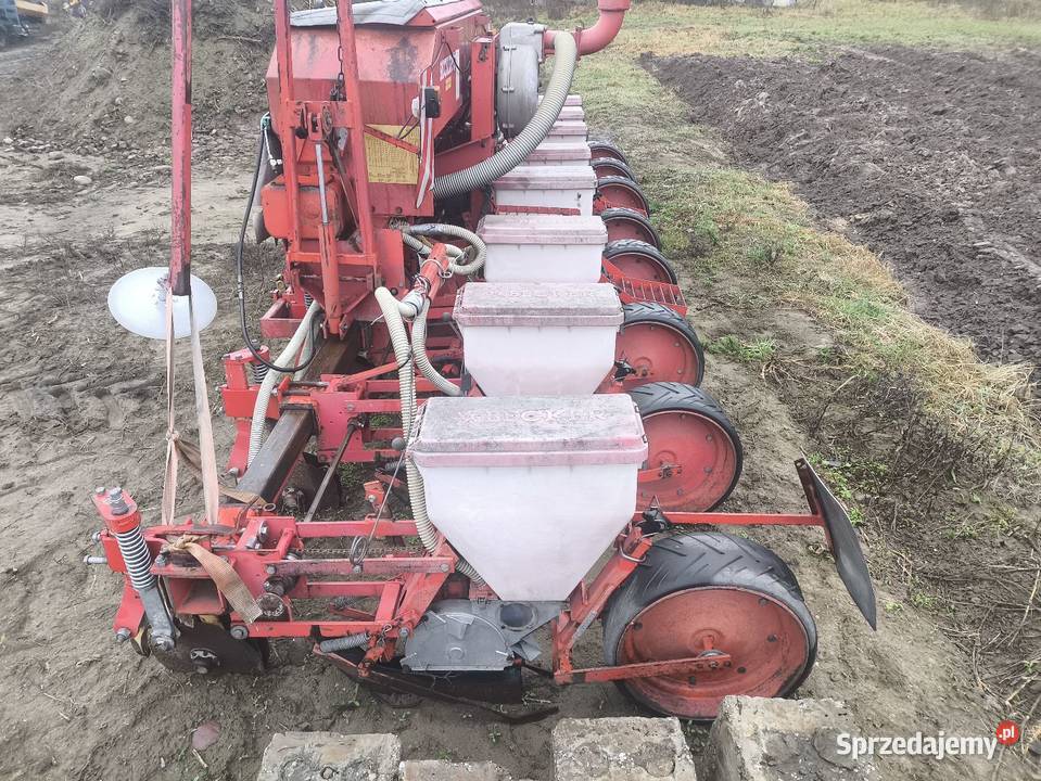 Siewnik punktowy do kukurydzy Becker Aeromat 8 Hajnówka