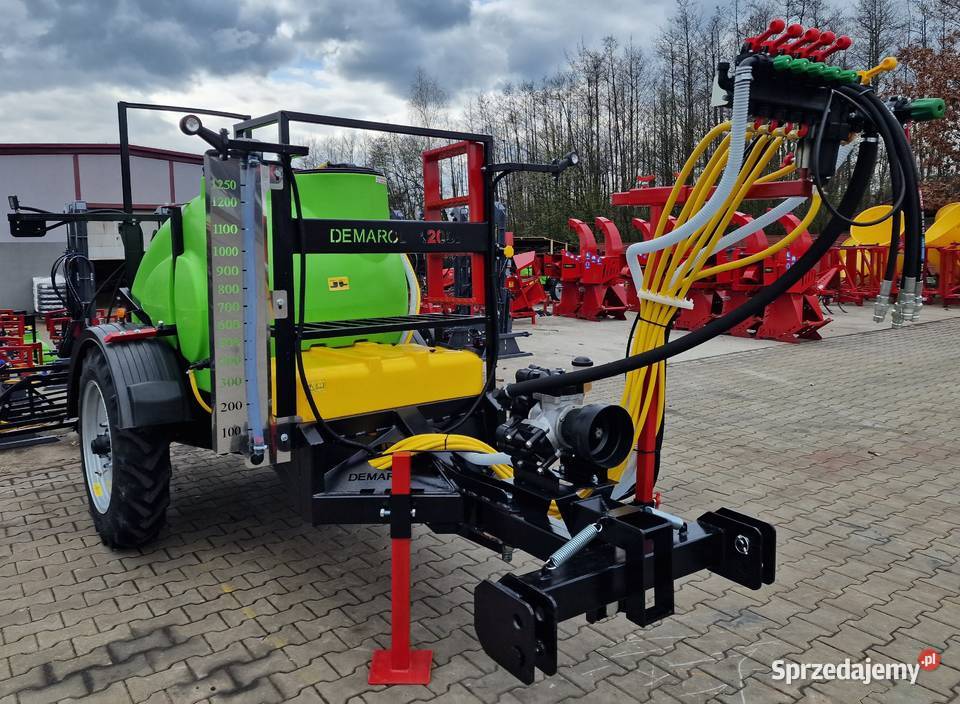 Opryskiwacz polowy przyczepiany 1200 litrów na sprzedam