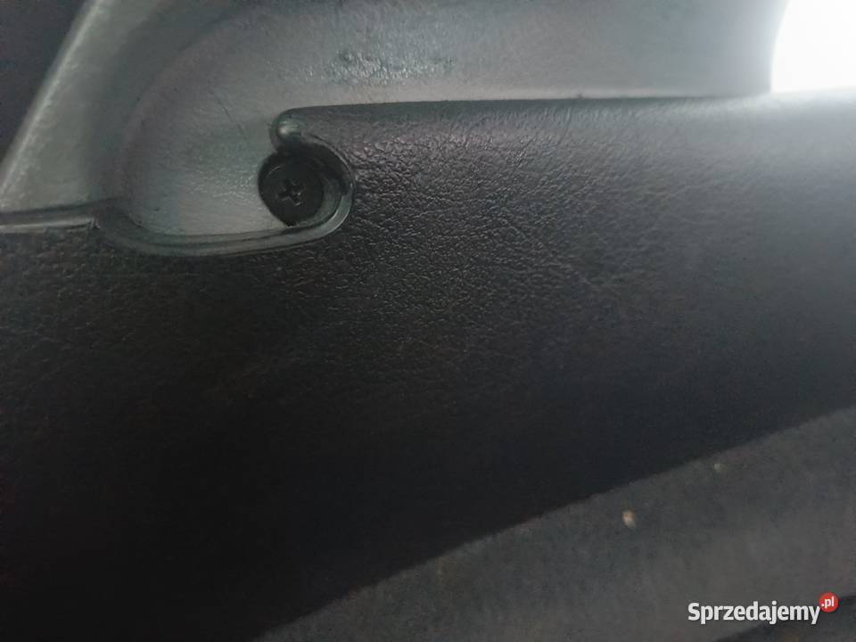 Boczki Tył Bagażnika Avant Audi A4 B5 FL a41 osobowe śląskie Myszków