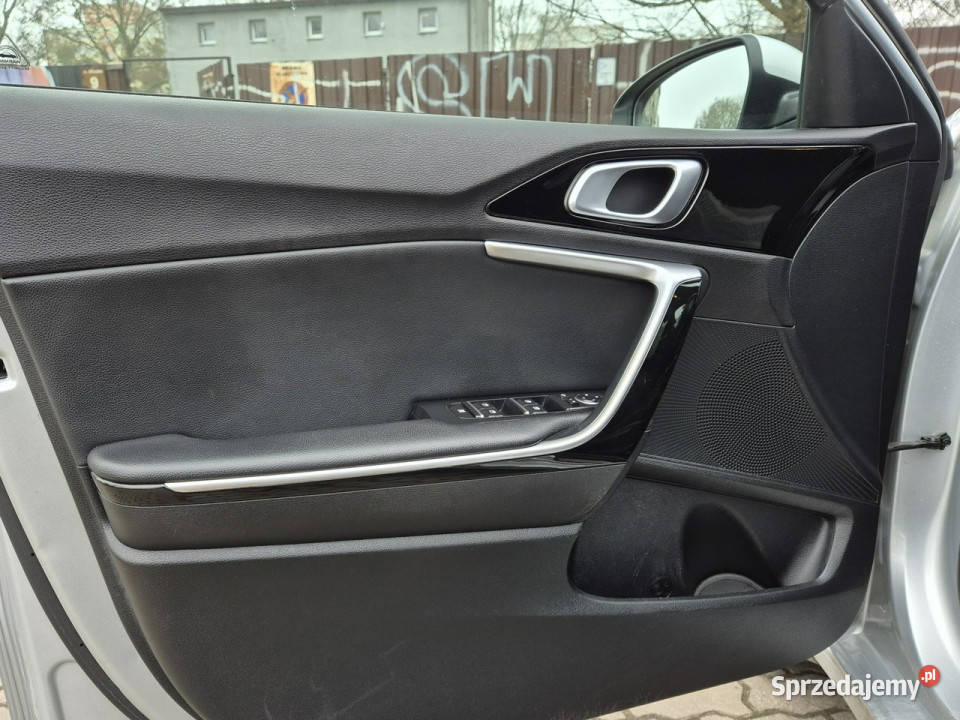 Kia Nowy Ceed PHEV 16 GDI 141 6DCT Wersja L autoalarm Łódź