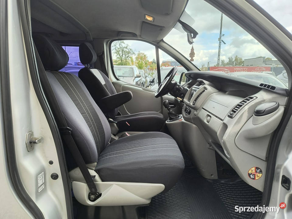 Opel Vivaro 9cio osobowy Salon HAK ALU I 4/5 Bydgoszcz