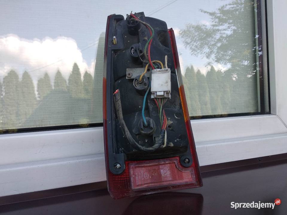 Opel Frontera A lampa tył tylna prawa oryginał Lampy tylne łódzkie sprzedam