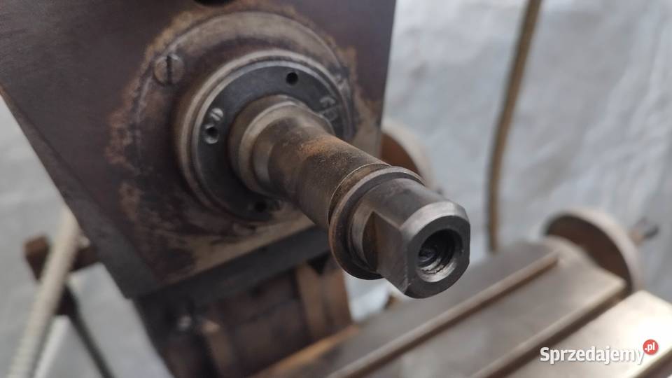 Frezarka Stołowa Uniwersalna FXB12 produkcji Bydgoszcz