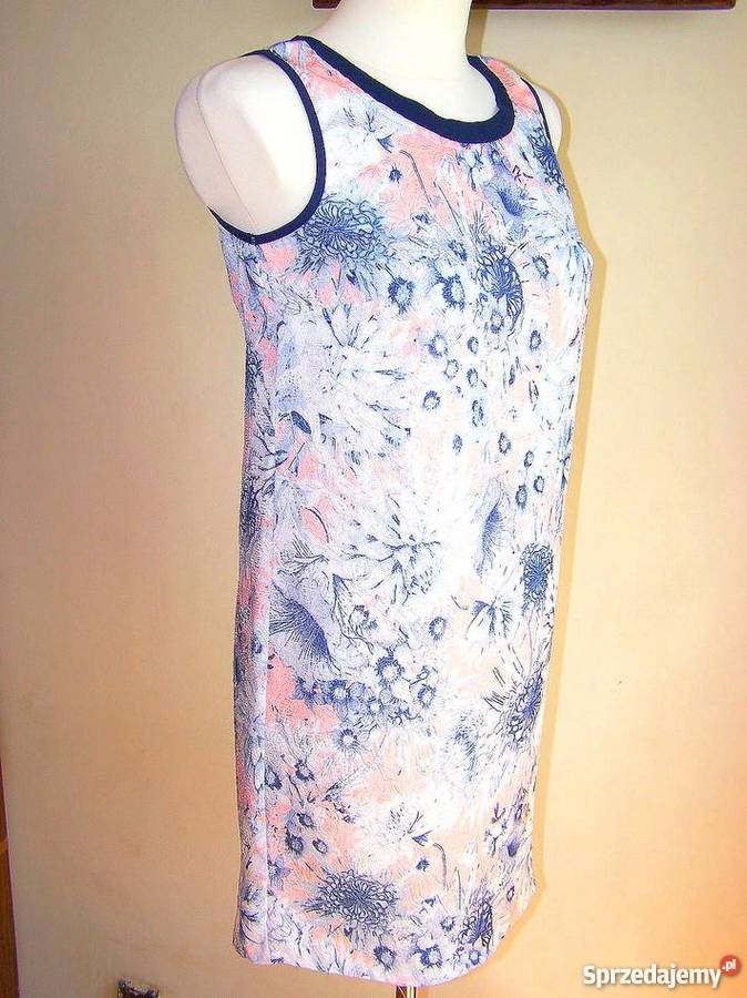 Sukienka Look Pudrowa Pudełkowa Wytłaczana podlaskie Łomża