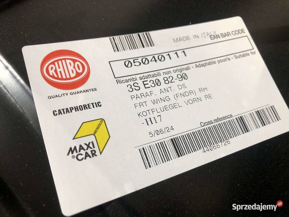 BMW 3 E30 111982041994 Błotnik przedni prawy Błotniki Skarżysko-Kamienna