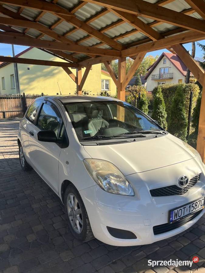 Toyota Yaris II Glina
