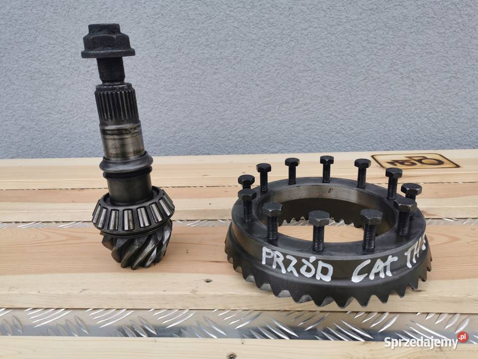 Atak przedni 11X36 CAT TH 330 Carraro Wilkowo sprzedam
