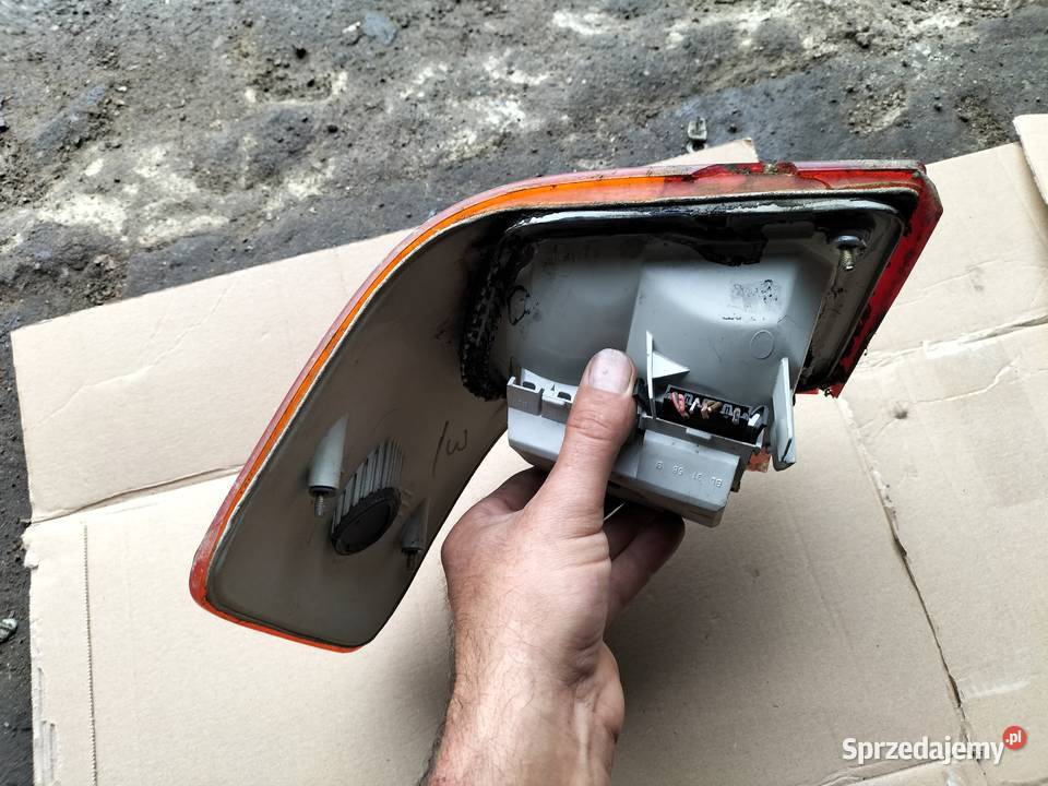 AUDI 80B3 B3 LAMPA TYŁ TYLNA LEWA Kamień-Kolonia