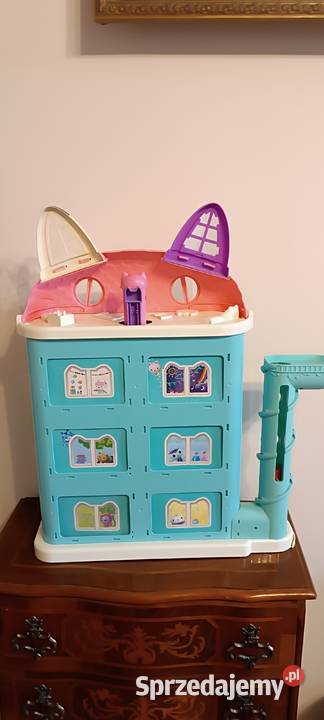 Koci Domek Gabi Interaktywny piętrowy domek Zabawki