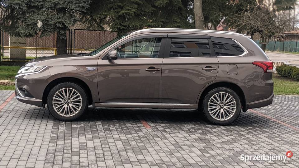 PHEV hybryda Plugin 20 Mitsubishi Bełżyce